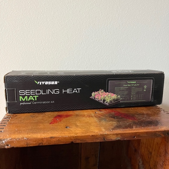 VivoSun Seedling Heat Mat Professional Germination Kit - Picture 1 of 7